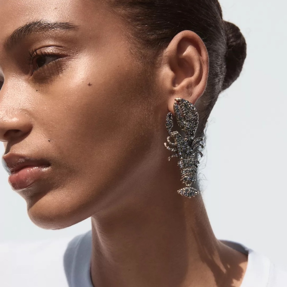 SPARKLY LOBSTER EARRINGS